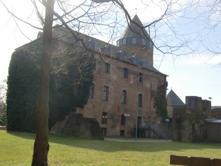 Brüggen : Burgwall, Burg Brüggen von Nordosten gesehen